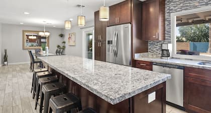 Loma Vista | Amazing Backyard Pool & Fire Pit