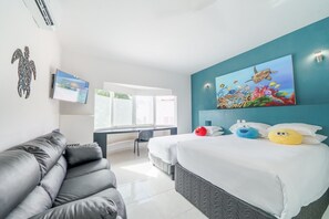 5 bedrooms, desk, iron/ironing board, travel crib