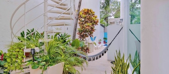 The Castle - 5 Bedroom Modern Villa with Private Pool and Terrace