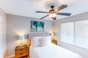 3 bedrooms, iron/ironing board, WiFi, bed sheets