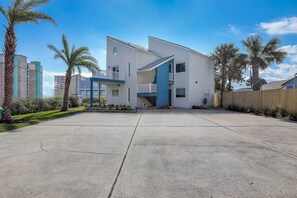 Exterior - Cozy Apartment Steps to the sea - 2 bd - 2 Bathrooms - No stairs (Jacksonville Beach)