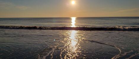 サンラウンジャー、ビーチタオル