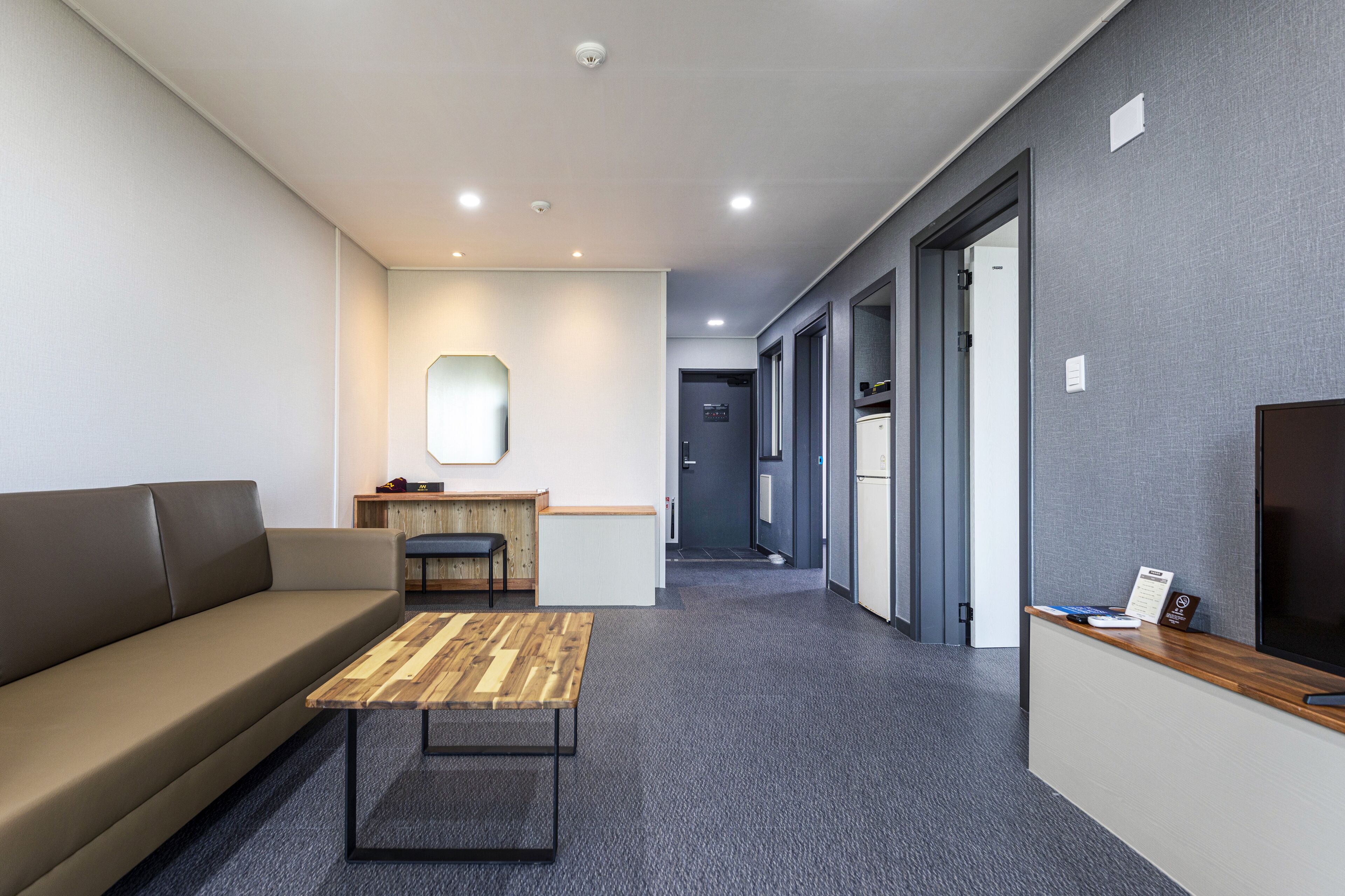 aewol - hotel type: deluxe family twin room, mountain view | living area | flat-screen tv, heated floors