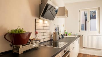 KylskÄp, ugn, spishÀll och diskmaskin