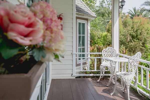 Family Room | Terrace/patio - Sakarin Valley Resort & Restaurant (Kanchanaburi)