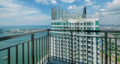 Cozy 2BR Sea View Condominium Apartment Green Bay Pluit