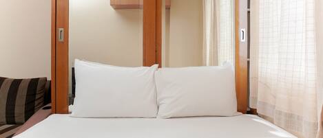 Free WiFi, bed sheets