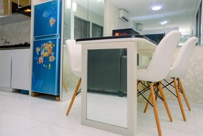 Dining - Chic and Cozy 2BR Apartment at Pasar Baru Mansion (Jakarta)