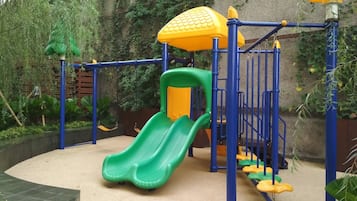 Children’s play area – outdoor