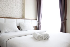 2 bedrooms, free WiFi, bed sheets - Deluxe & Cozy 2BR Apartment at Landmark Residence (Bandung)