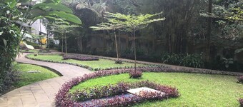 Deluxe & Cozy 4BR Galeri Ciumbuleuit Apartment