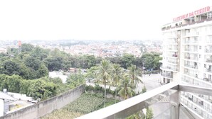 A high-rise building with a sign reading "GATEWAY PASTEUR". - Comfortable & Gorgeous 2BR at Gateway Pasteur Apartment (Cimahi)