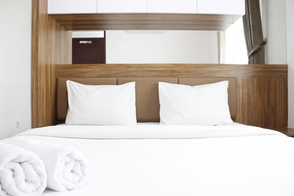 Room | 2 bedrooms, free WiFi, bed sheets - Stylish 2BR at Gateway Pasteur near Pasteur Exit Toll (Cimahi)