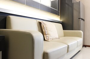 Chambre | Salle de séjour | Télévision