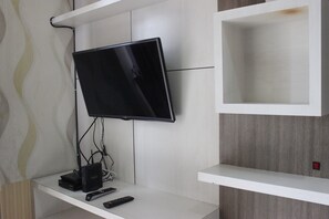 Room | Room amenity - Scenic & Comfy 2BR Tamansari Panoramic Apartment (Bandung)