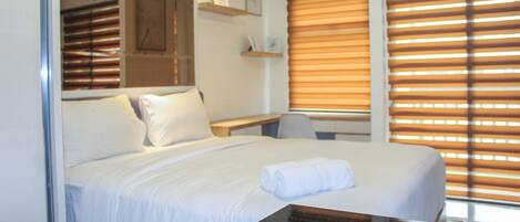 Free WiFi, bed sheets