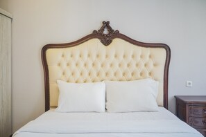 Free WiFi, bed sheets - Cozy Living Studio Apartment at Ayodhya Residences (Tangerang)