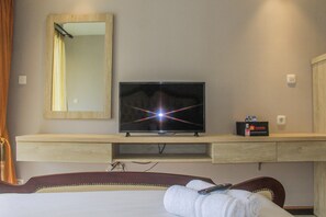 Free WiFi, bed sheets - Simple Living Studio Apartment at Ayodhya Residences (Tangerang)