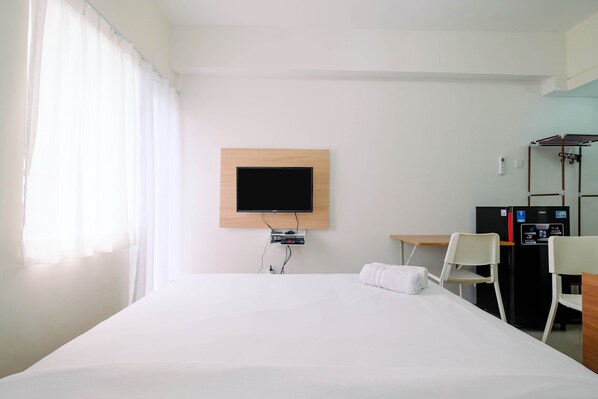Free WiFi, bed sheets