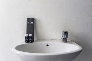 Bathroom - Minimalist and Stylish Studio Aeropolis Tangerang Apartment (Tangerang)
