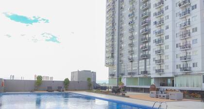 Minimalist Studio Park View Condominium Apartment near Mall