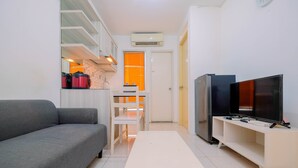 Room | Living room - Relax 2BR Low Floor at Kalibata City Apartment (Jakarta)