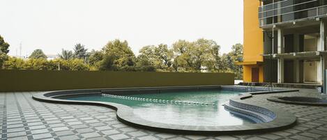 Kolam renang outdoor