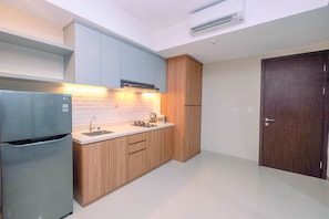 Chambre | Cuisinette privée | Réfrigérateur, surface de cuisson, vaisselle et ustensiles