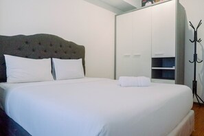 2 bedrooms, free WiFi, bed sheets - Lavish 2BR Apartment at Grand Sungkono Lagoon (Surabaya)