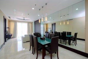 Room | Dining room