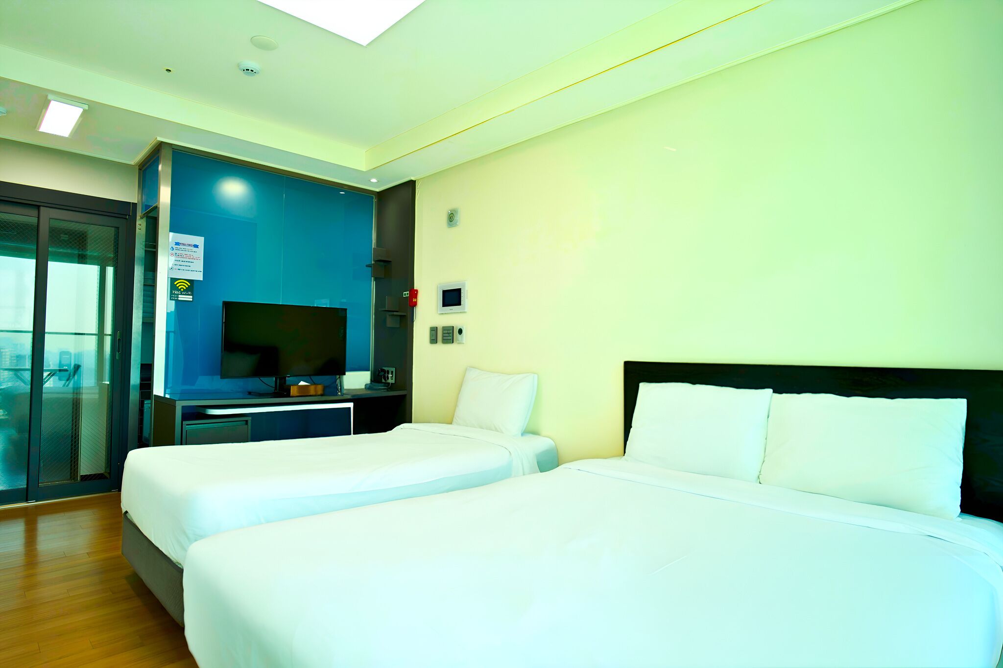 슈피리어 트윈룸, 테라스 (넷플릭스 이용가능) | 책상, 노트북 작업 공간, 암막 커튼, 방음 설비