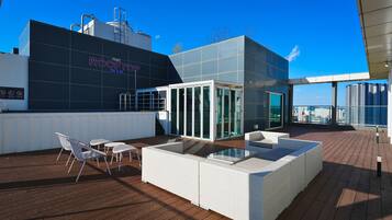 Skrivebord, skrivebord for bærbar PC, blendingsgardiner og lydisolert