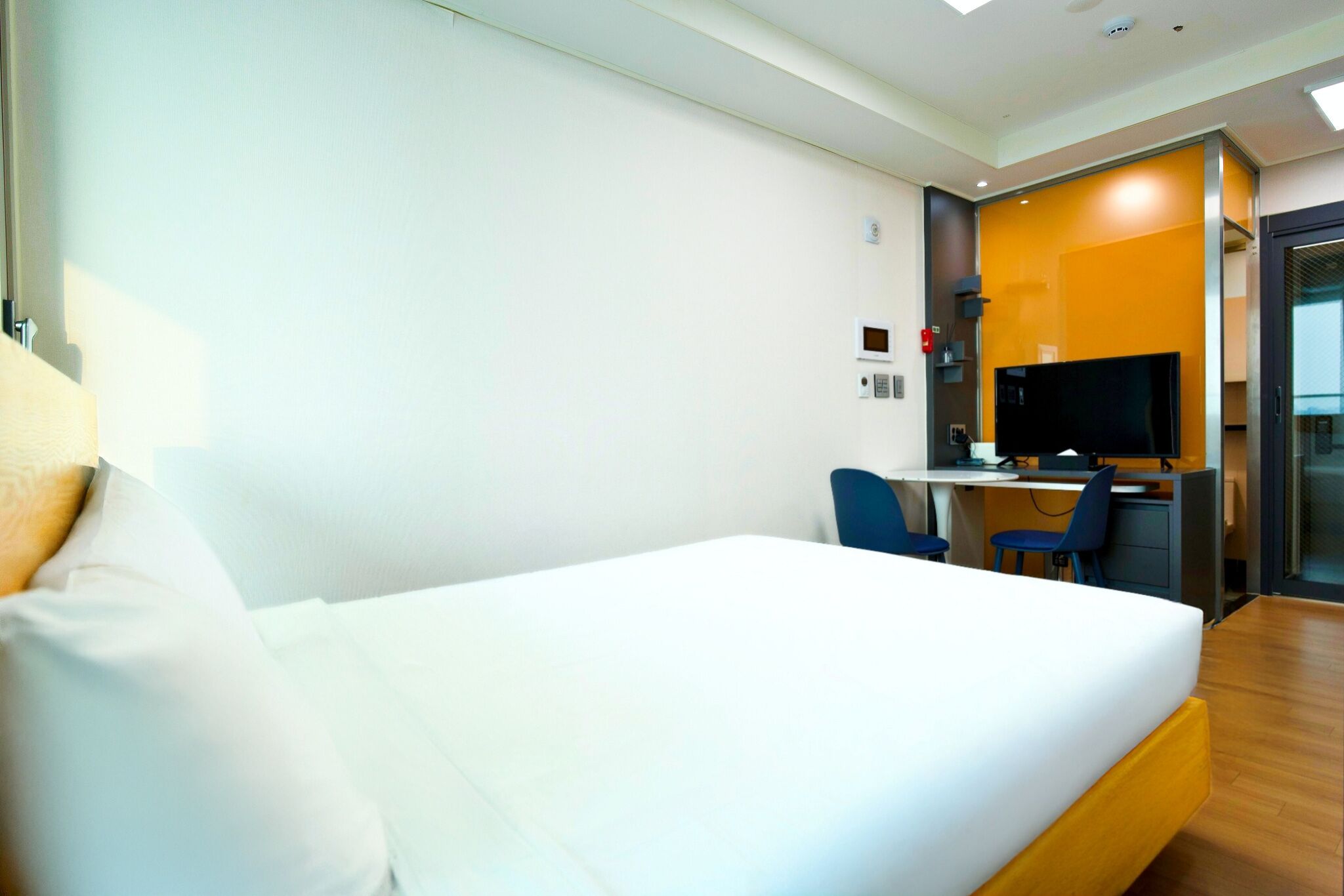 스탠다드 더블룸, 테라스 (넷플릭스 이용가능) | 책상, 노트북 작업 공간, 암막 커튼, 방음 설비