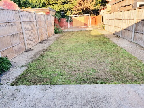 Amazing 5 Bedroom Home Away From Home