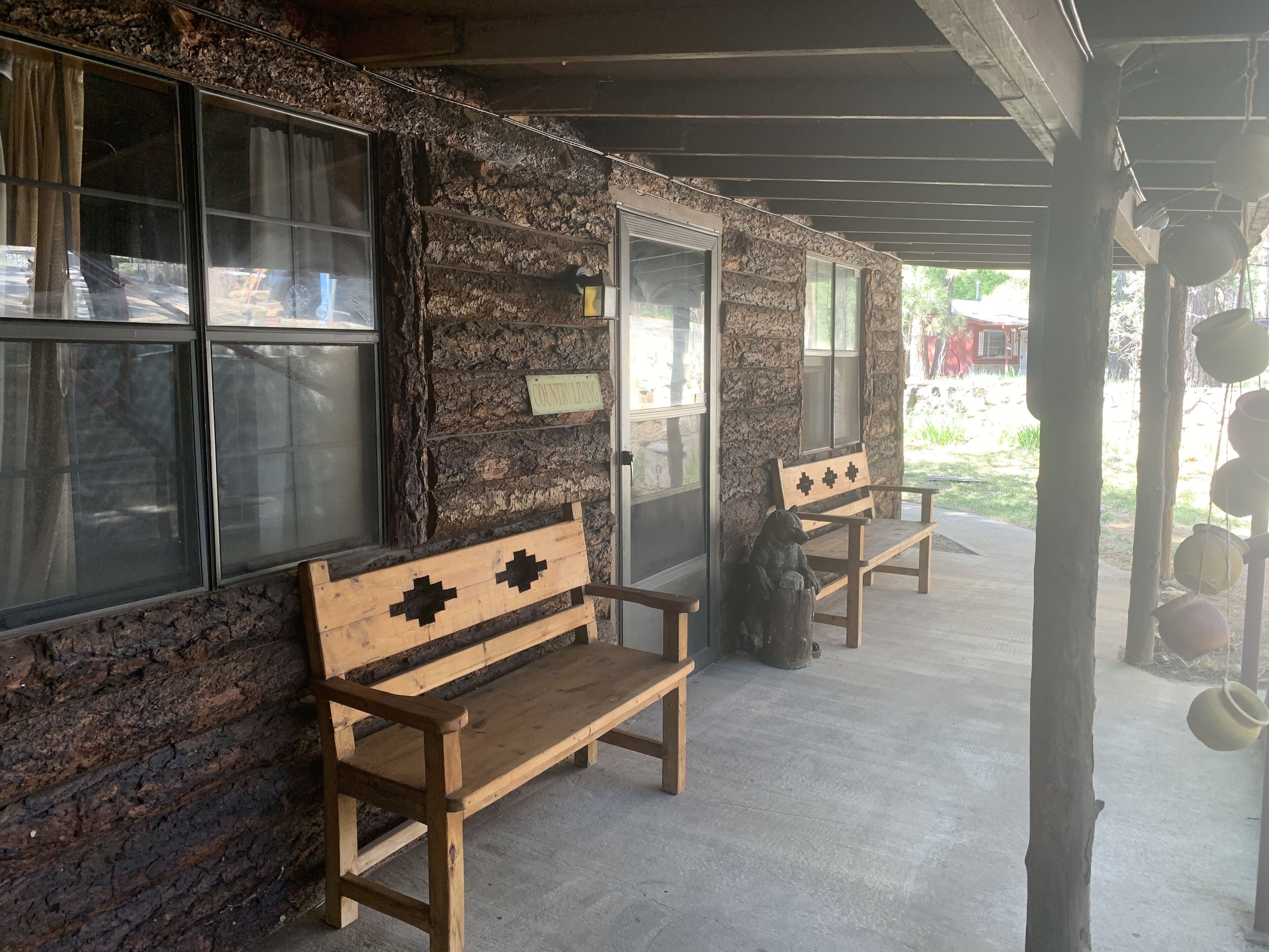 Cute and Cozy for 6 Cabin, Hot Tub with views 12th-hole golf course  front yard