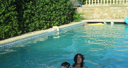 Gite 4 personnes en Languedoc terrain ombrage et piscine