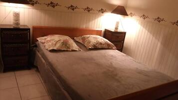 2 chambres, fer et planche Ă repasser, Wi-Fi gratuit, draps fournis