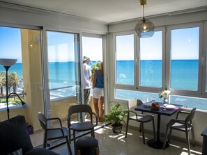 Dining - MONKÓ ON THE ROCK TORREMOLINOS (Torremolinos)