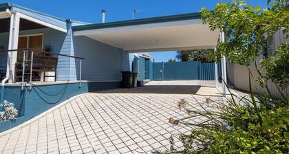 The Blue House: 4  BR, 2  BA House in Jurien Bay, Sleeps 7
