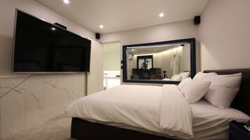 Deluxe Double Room | Free WiFi