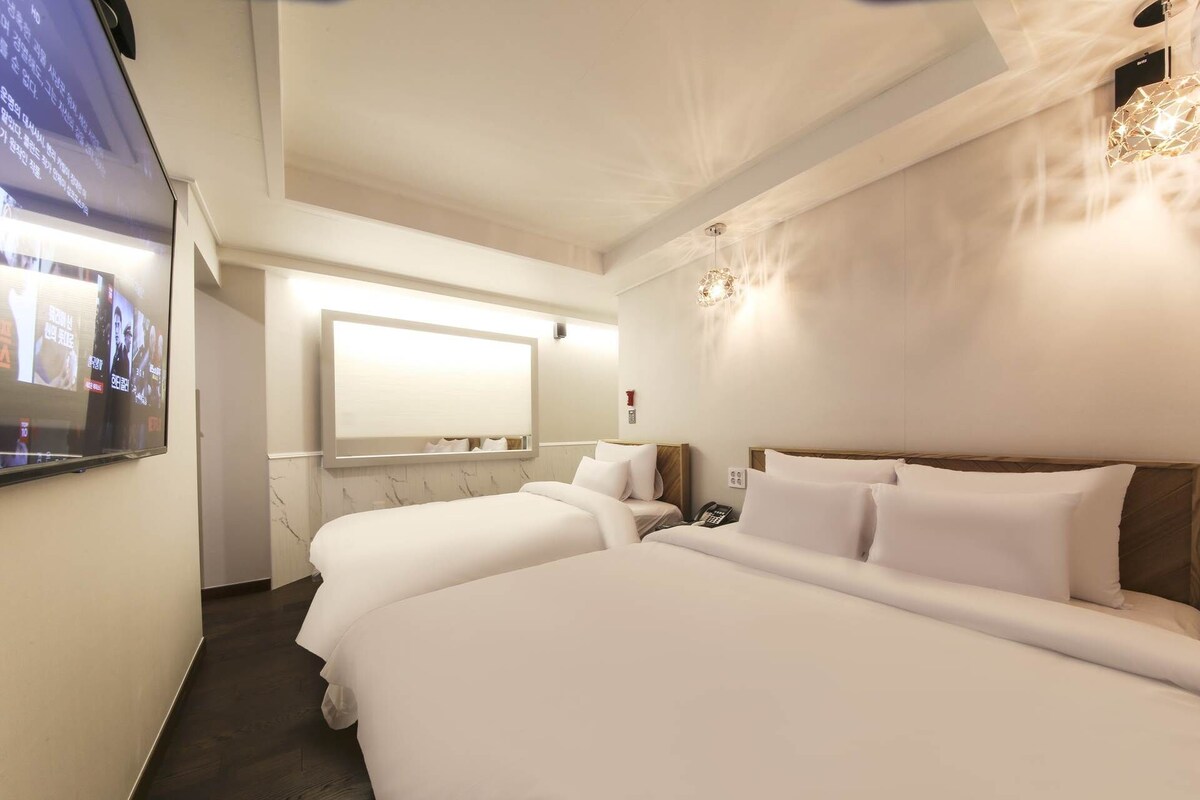 Deluxe Room | Free WiFi