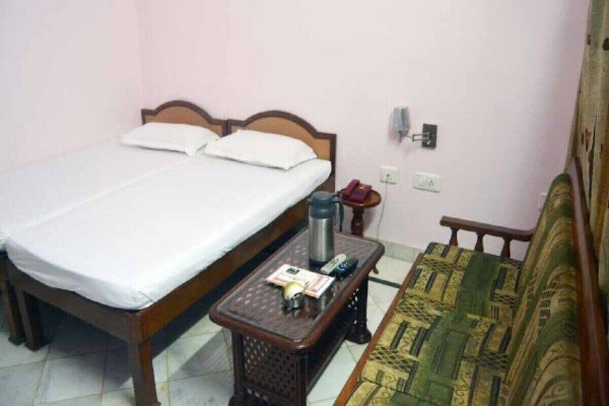 Phòng Deluxe | Minibar, két bảo mật tại phòng, bàn ủi/dụng cụ ủi quần áo