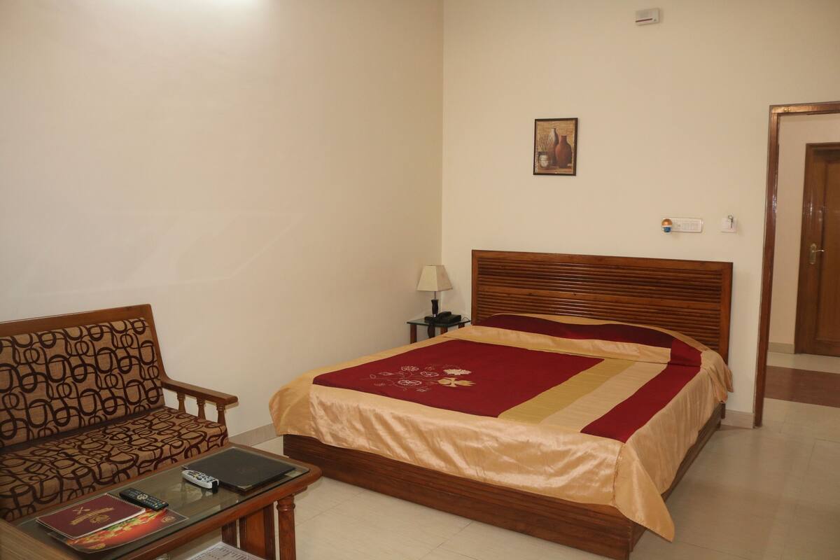 Minibar, két bảo mật tại phòng, bàn ủi/dụng cụ ủi quần áo