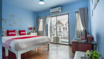 Desk, free WiFi, bed sheets