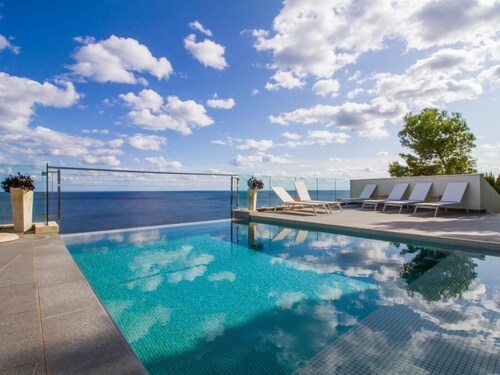 Can Ema, Villa in erster Meereslinie