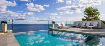 Can Ema, Villa front sea line