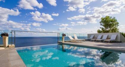 Can Ema, Villa in erster Meereslinie