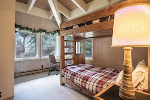 4 Schlafzimmer, Schreibtisch, Bügeleisen/Bügelbrett, kostenloses WLAN