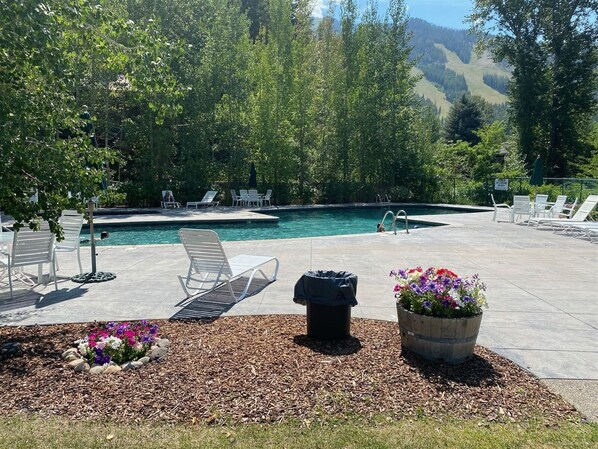 Beheizter Pool