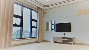 Family Room (Korean Ondol) | Desk, blackout drapes, free WiFi, bed sheets - Haha Pension (Boryeong)